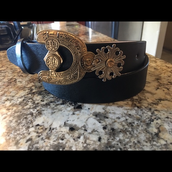 Beautiful western floral spin spur buckle